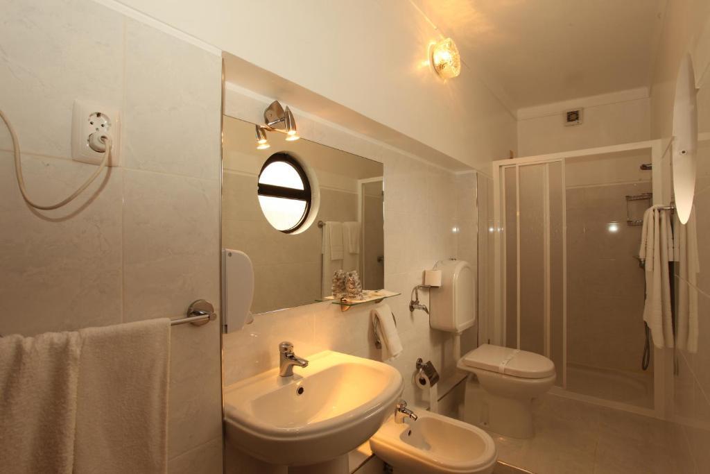 Hotel Residencial Sra. da Lomba Pinhanços Exterior foto